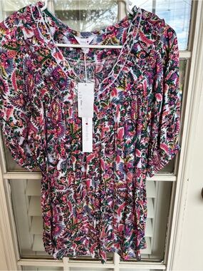 intro. Pink and Green Floral Puff-Sleeve Blouse